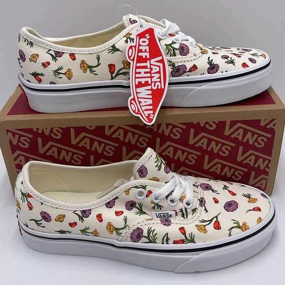 Vans WMNS Authentic Poppy Floral Cream
VN0A5JMPCRM Sneakers - Picture 2 of 16